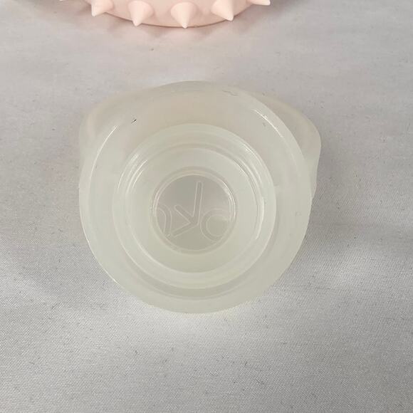 BKR ROSE PINK SPIKED GLASS WATER BOTTLE WITH SLEEVE 500ML 16OZ - Picture 6 of 8